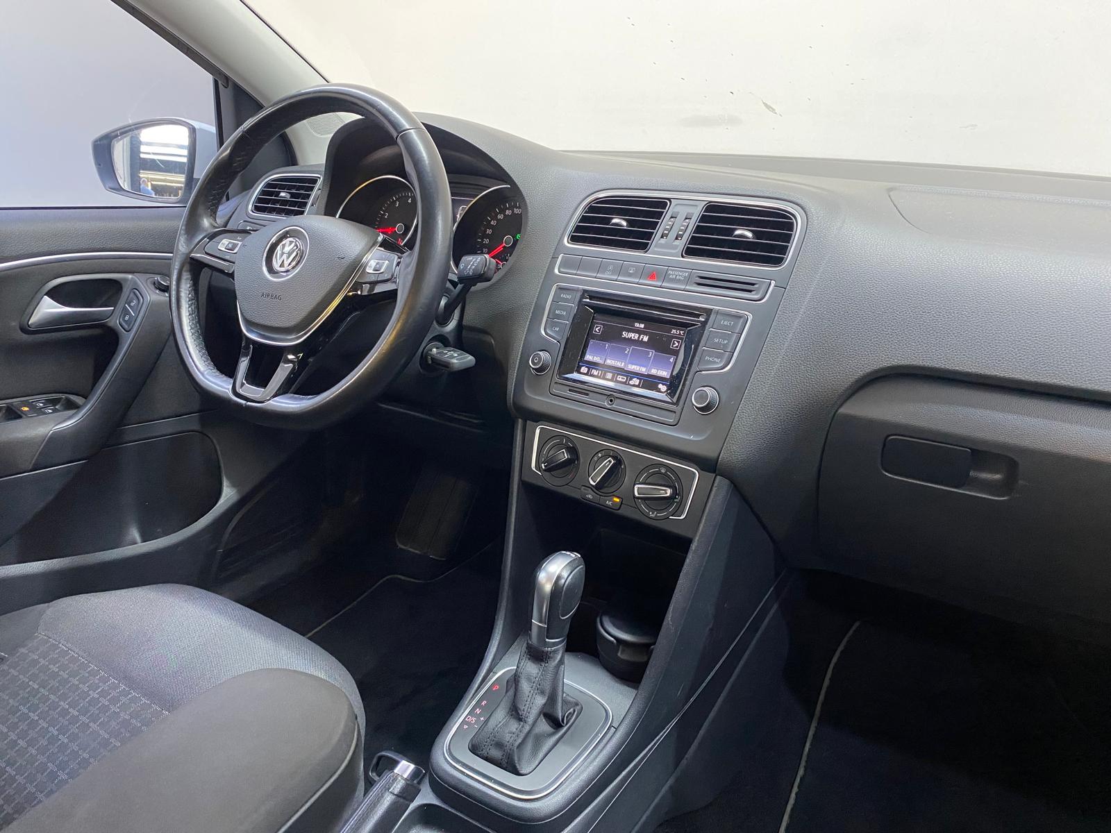 VOLKSWAGEN POLO 22